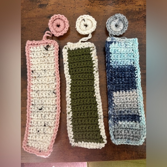 NWT set off 3 handmade crochet bookmarks. Perfect gift that avid reader - Picture 1 of 4